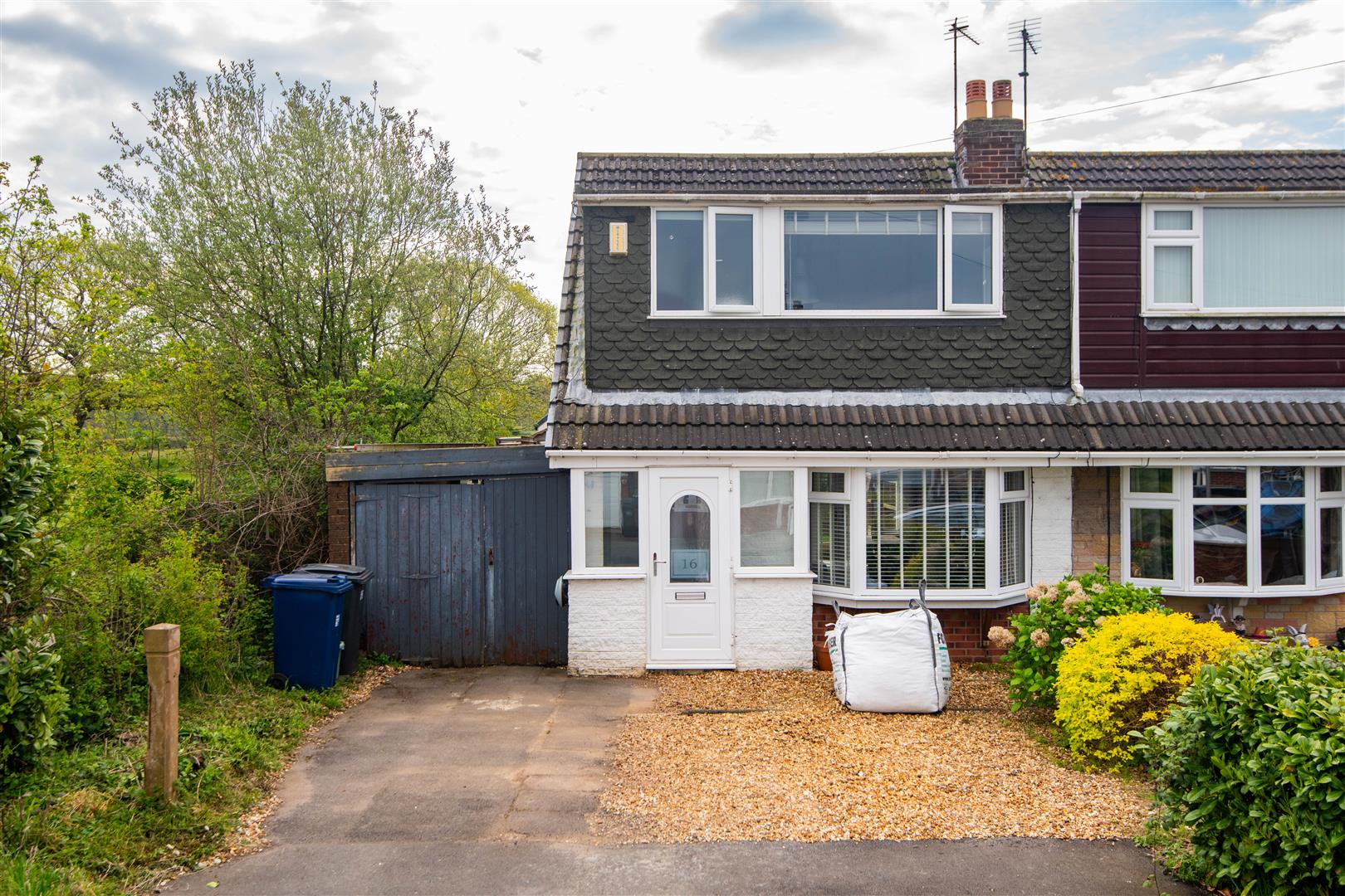3 bed property in Brookhouse Close, Preston